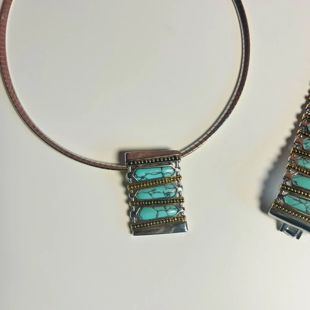 Lia Sophia Faux Turquoise and Gold Jewelry Set Vintage - Picture 3 of 9